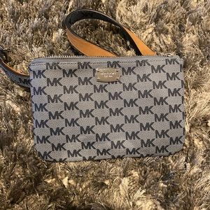 michael kors mini clutch